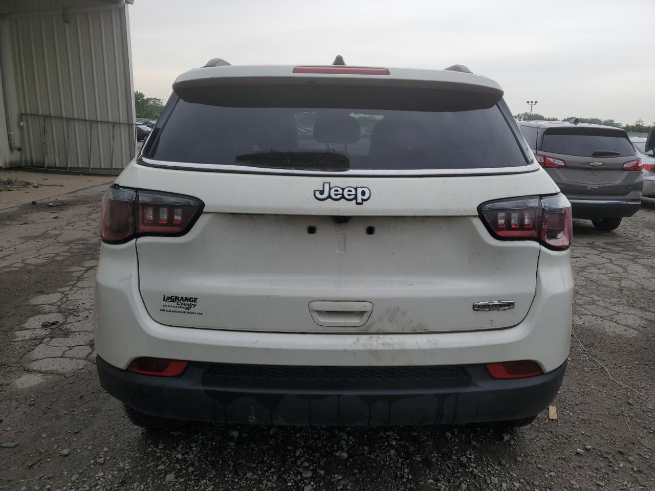 3C4NJCBB9JT148896 2018 Jeep Compass Latitude