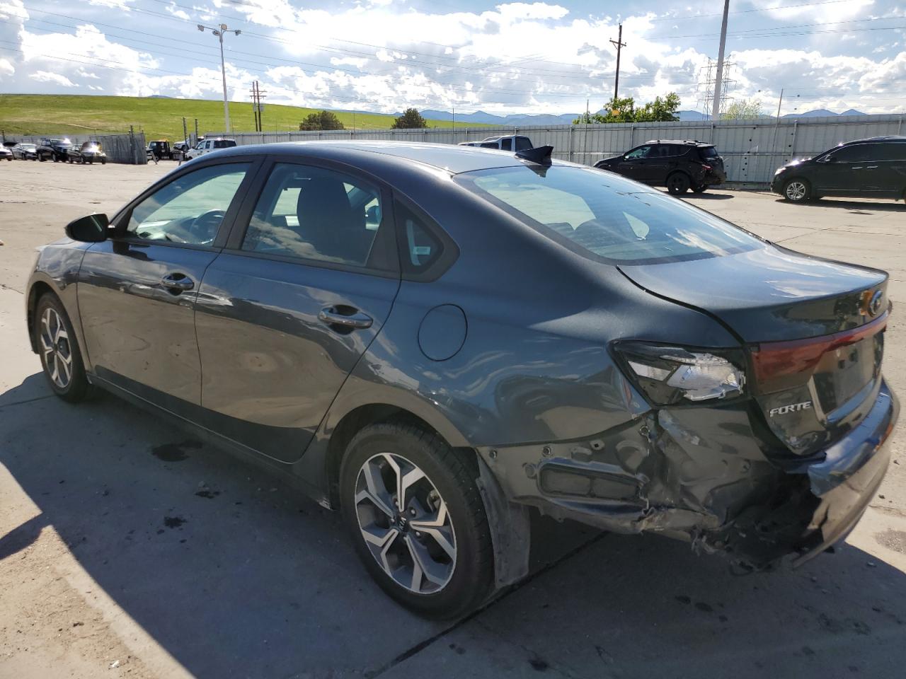 3KPF24AD0ME318940 2021 KIA FORTE - Image 2