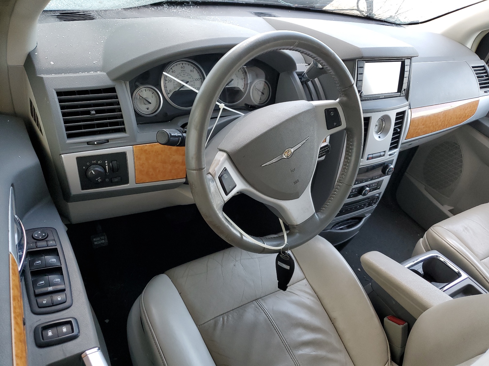 2A8HR64X08R648869 2008 Chrysler Town & Country Limited