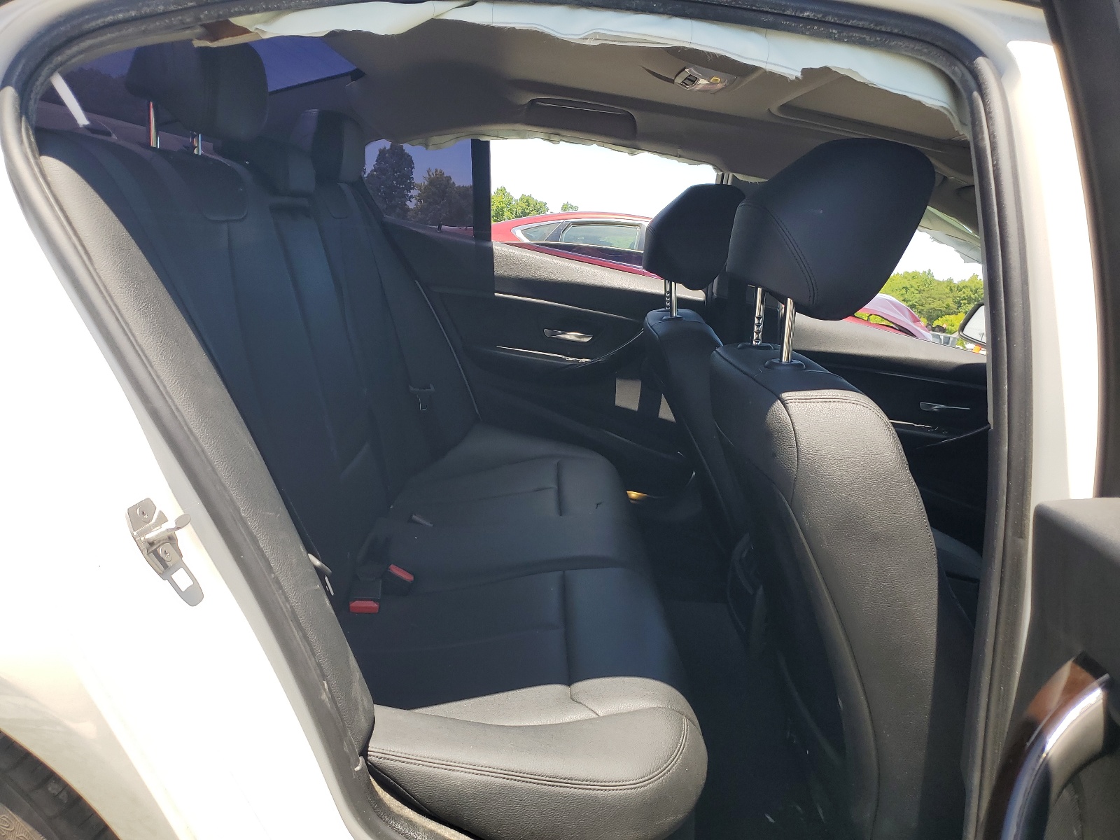 WBA8E5G52GNU20484 2016 BMW 320 Xi