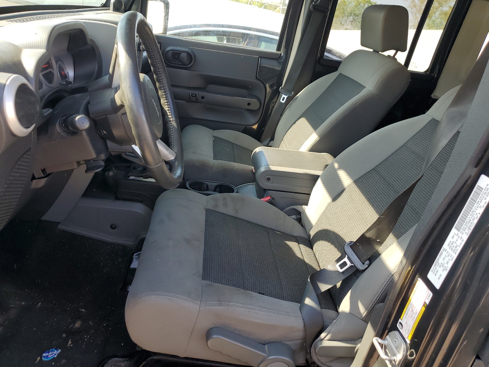 1J4BA5H19AL136637 2010 Jeep Wrangler Unlimited Sahara