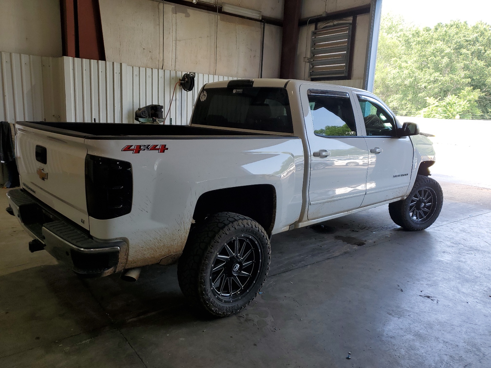 2018 Chevrolet Silverado K1500 Lt vin: 3GCUKREH7JG166835