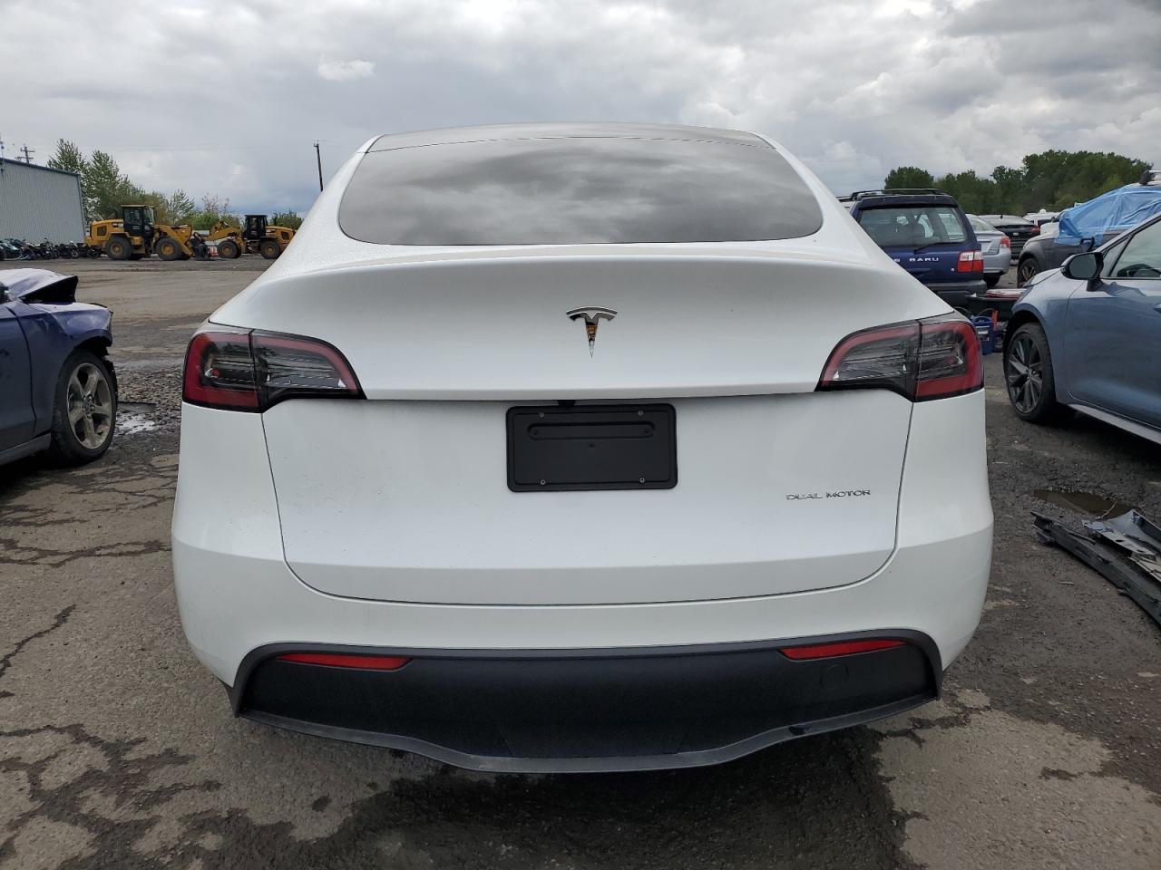 7SAYGAEE6RF985642 2024 Tesla Model Y