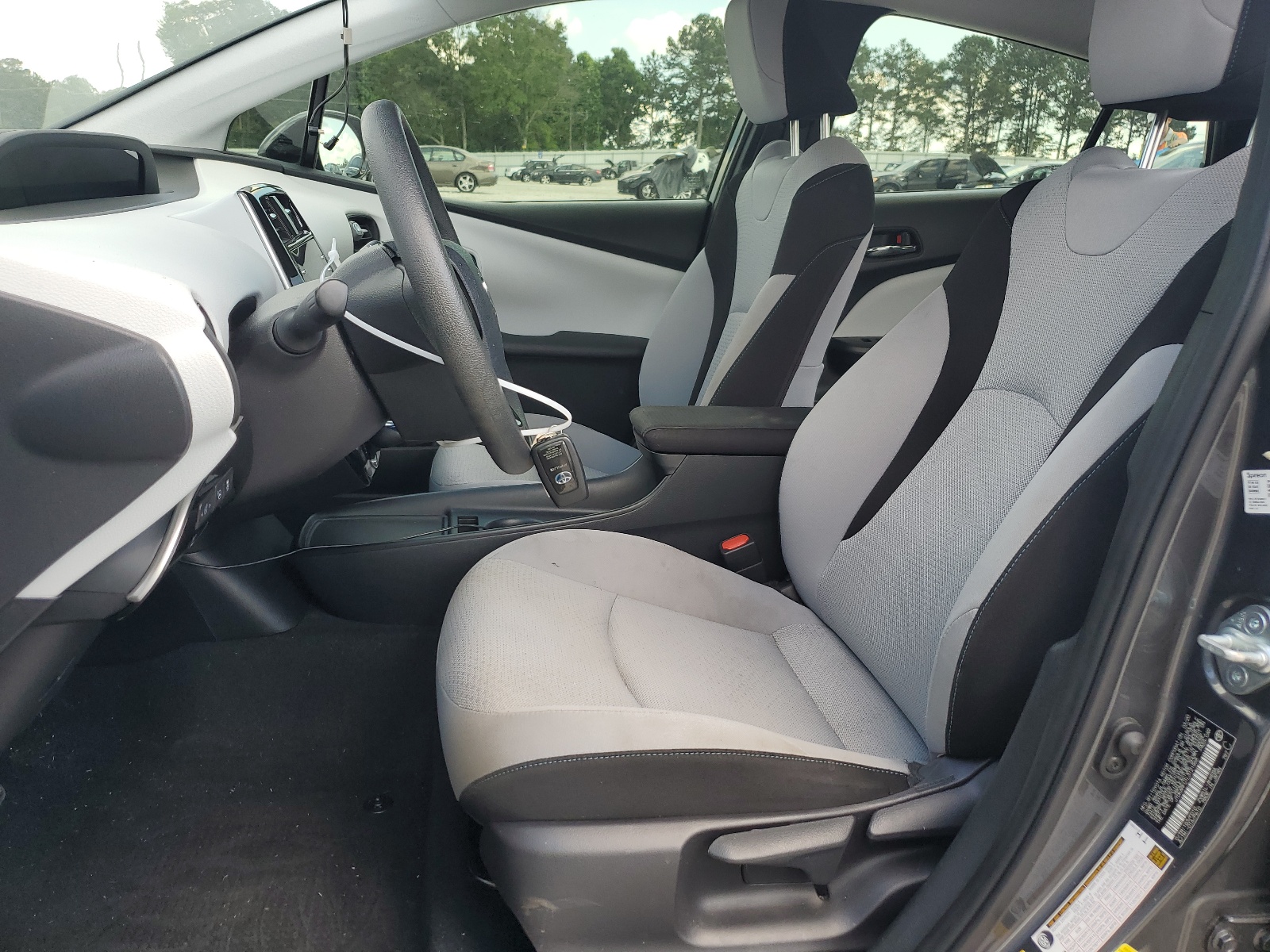 JTDKARFU1L3121868 2020 Toyota Prius L