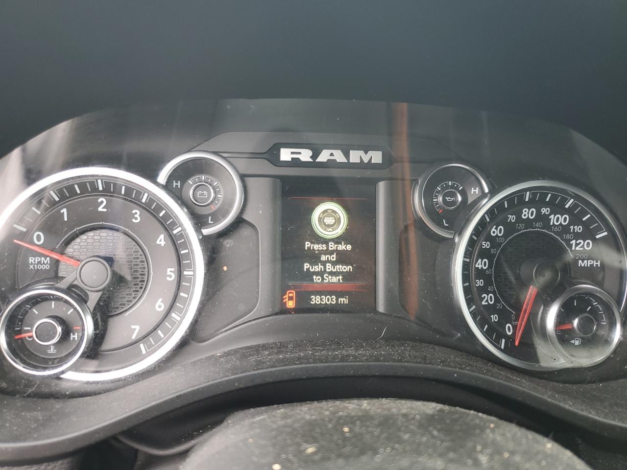 2022 RAM 1500 - Image 9