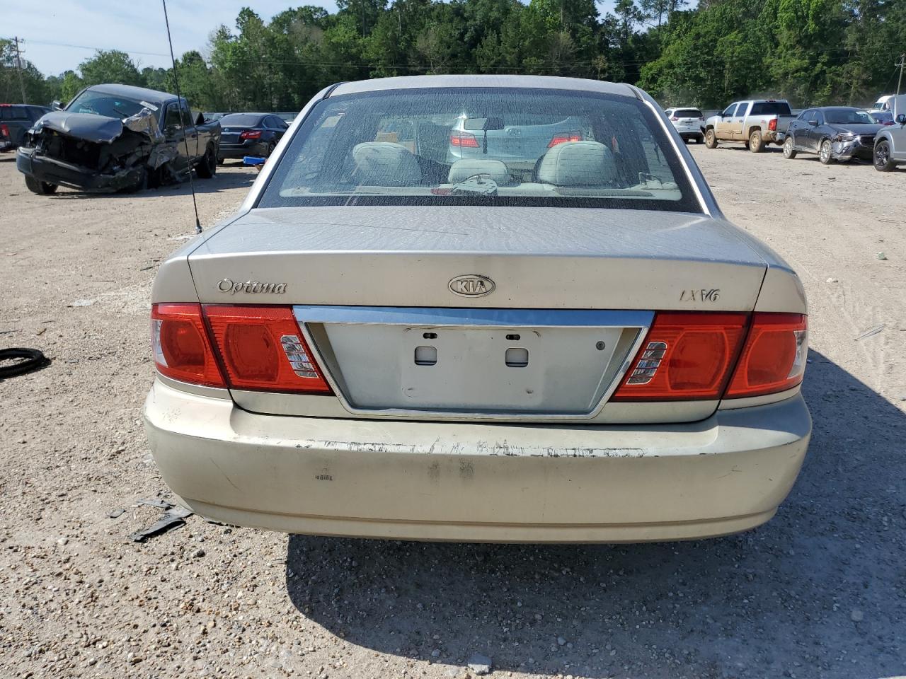 2004 Kia Optima Lx VIN: KNAGD128345358680 Lot: 71742134