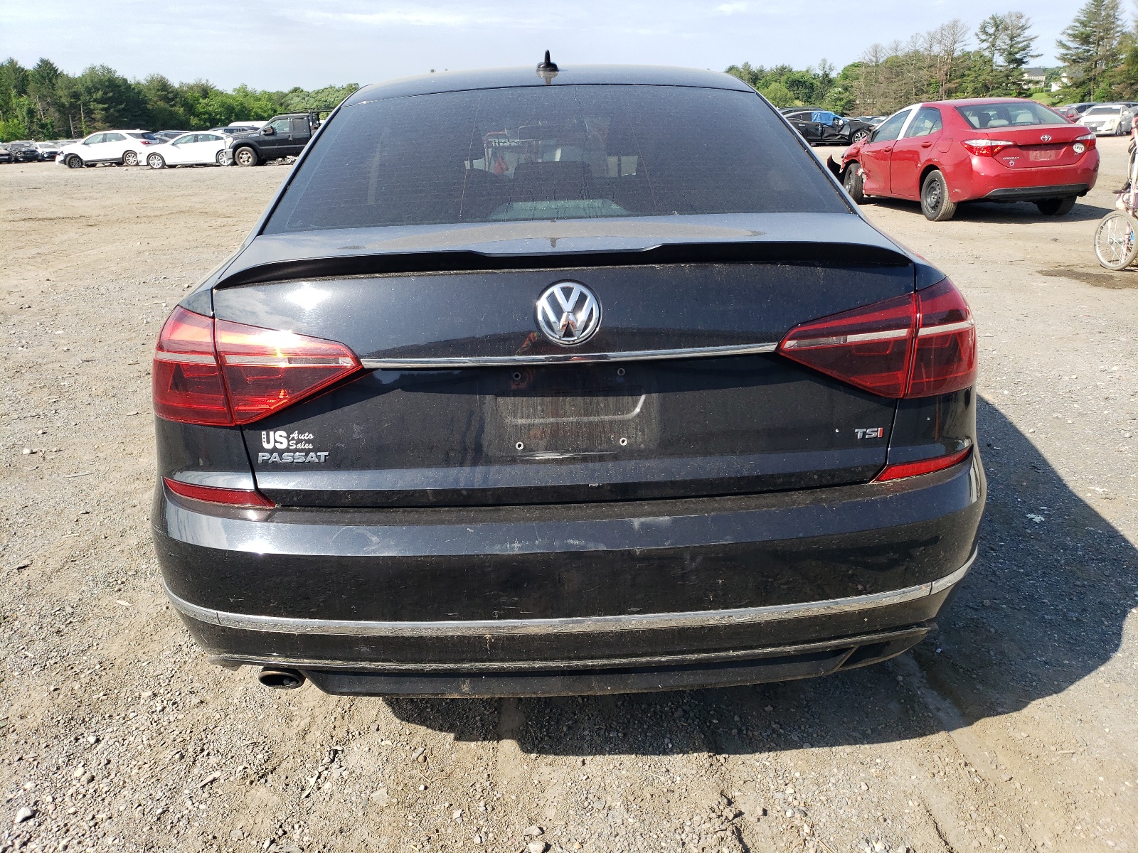 1VWDT7A32HC047869 2017 Volkswagen Passat R-Line