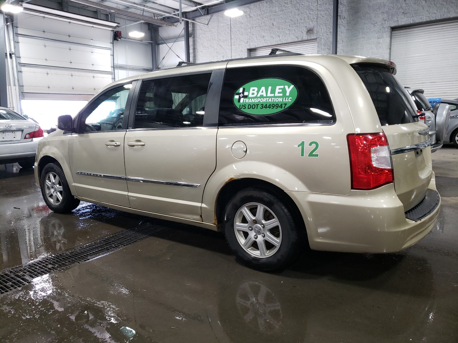 2A4RR5DG2BR781852 2011 Chrysler Town & Country Touring