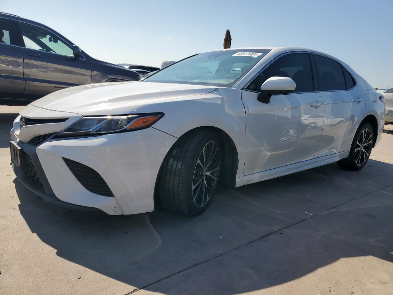 4T1B11HK2JU135178 2018 TOYOTA CAMRY - Image 1