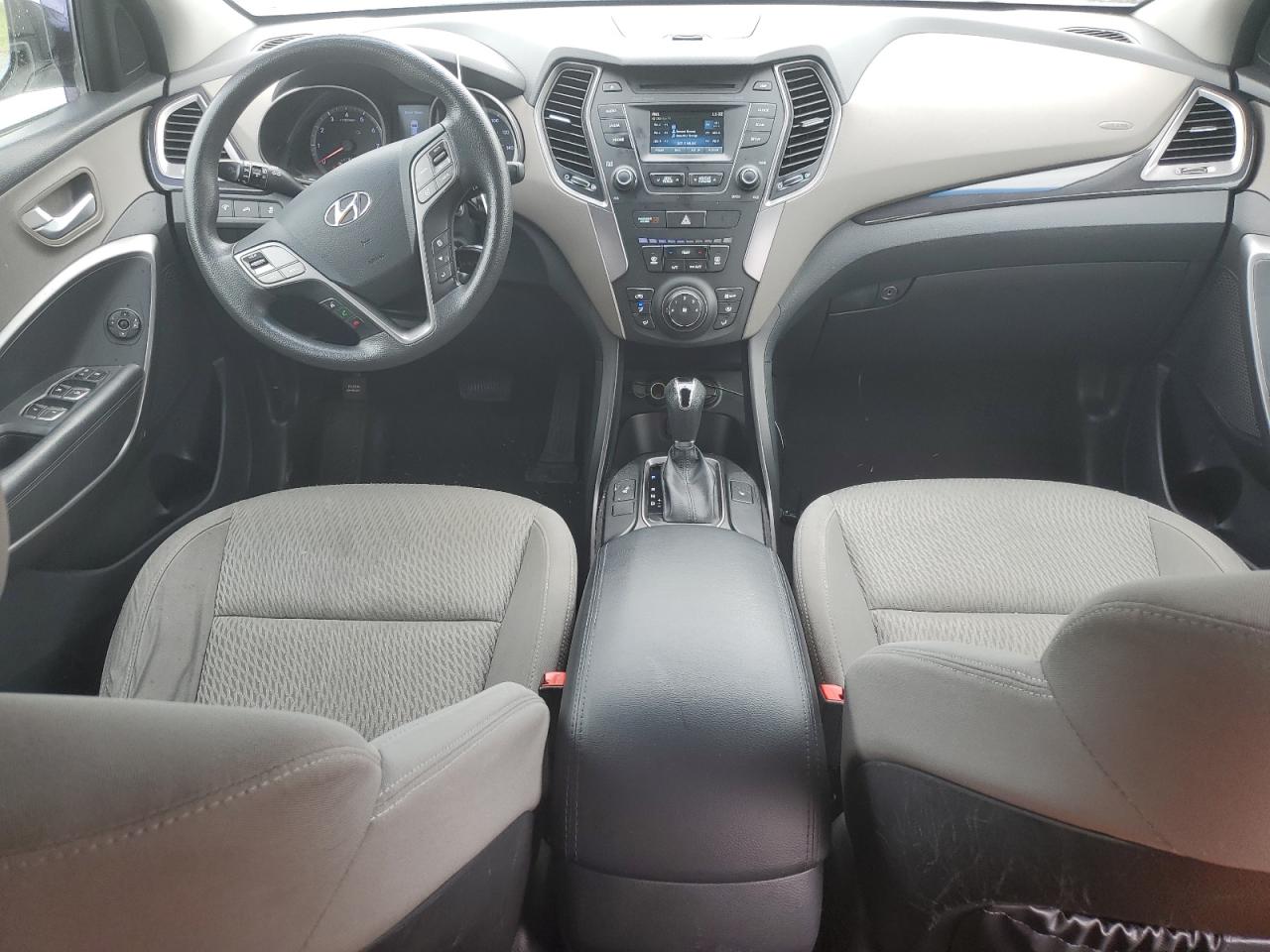 2015 Hyundai Santa Fe - Image 8