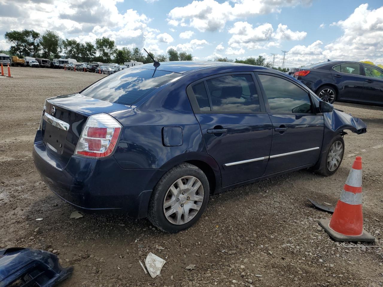 2010 Nissan Sentra - Image 3