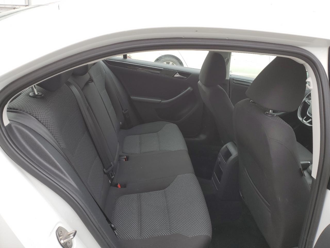 2016 Volkswagen Jetta Comfortline VIN: 3VWD07AJ5GM413795 Lot: 55600944