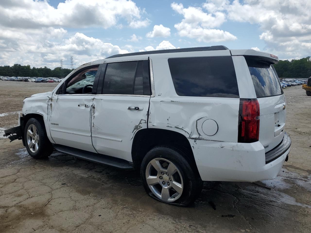 1GNSCBKC4HR337725 2017 CHEVROLET TAHOE - Image 2