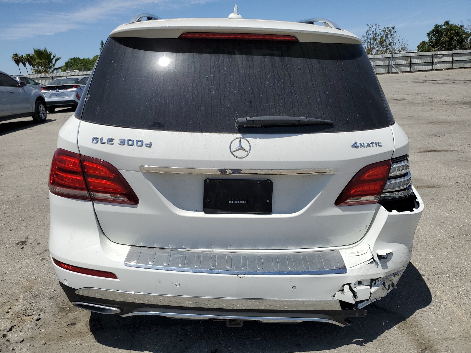 4JGDA0EB7GA632633 2016 Mercedes-Benz Gle 300D 4Matic