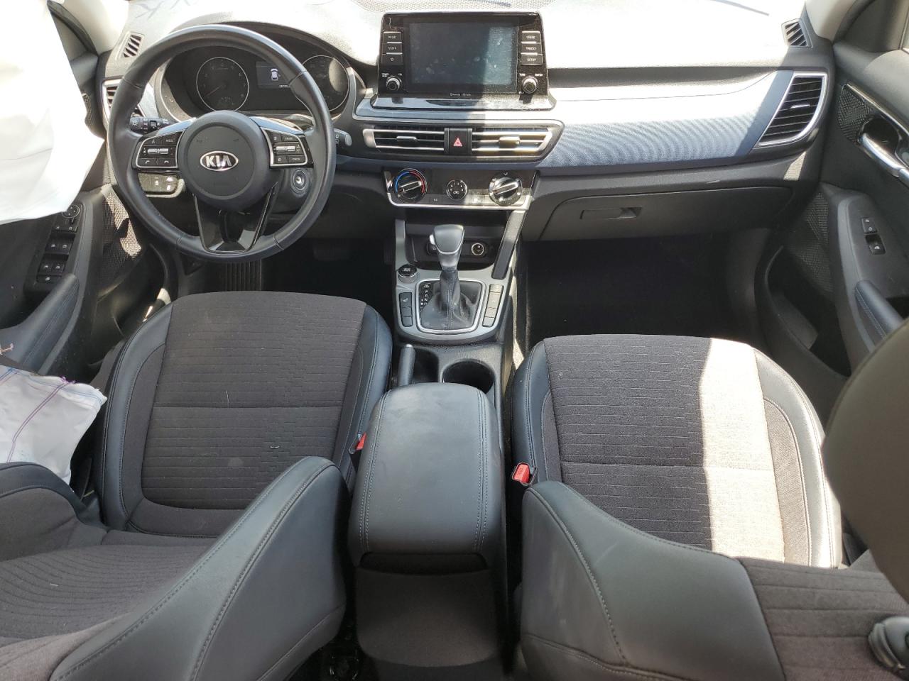 2021 Kia Seltos - Image 8