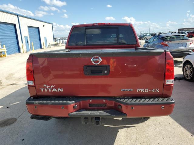  NISSAN TITAN 2015 Червоний