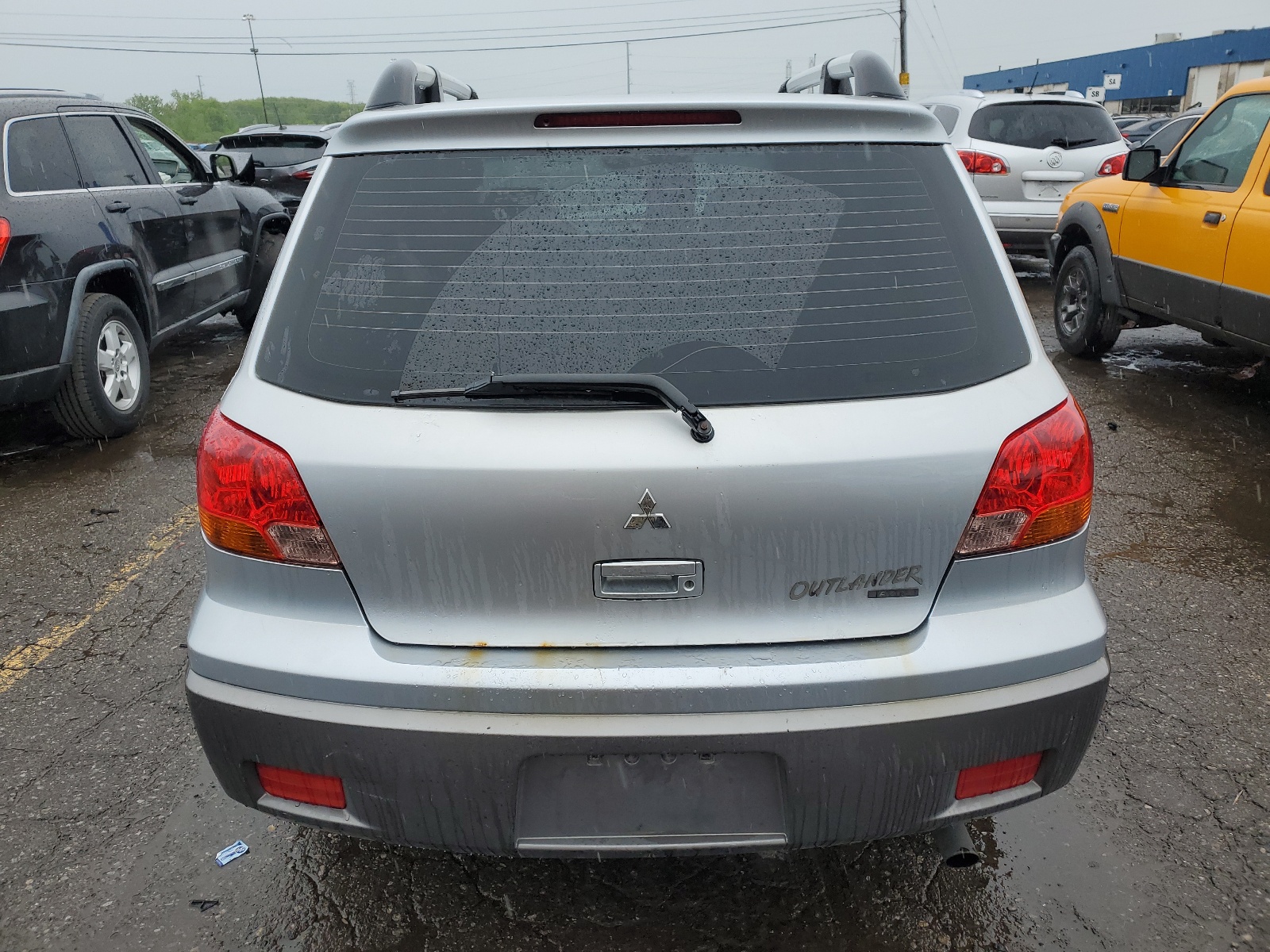 JA4LZ31F64U058842 2004 Mitsubishi Outlander Ls