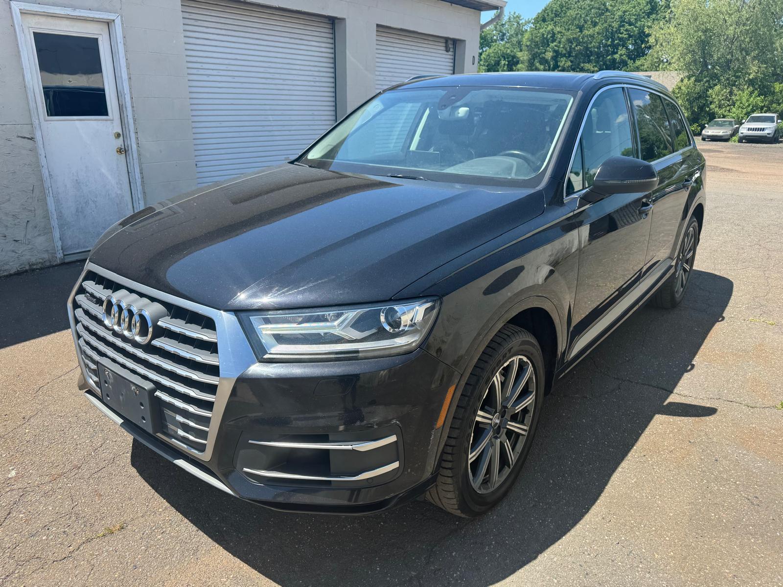 2017 Audi Q7 Premium Plus vin: WA1LAAF78HD002856