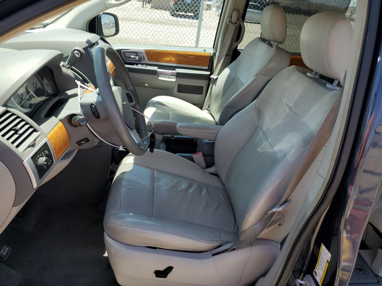 2008 Chrysler Town & Country Limited VIN: 2A8HR64X88R661546 Lot: 57296844