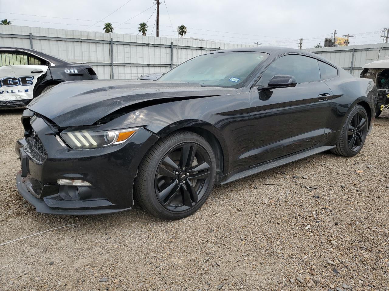 1FA6P8TH1H5226817 2017 FORD MUSTANG - Image 1