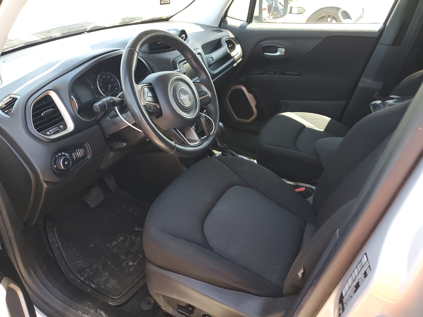 ZACCJABT7GPD12053 2016 Jeep Renegade Latitude