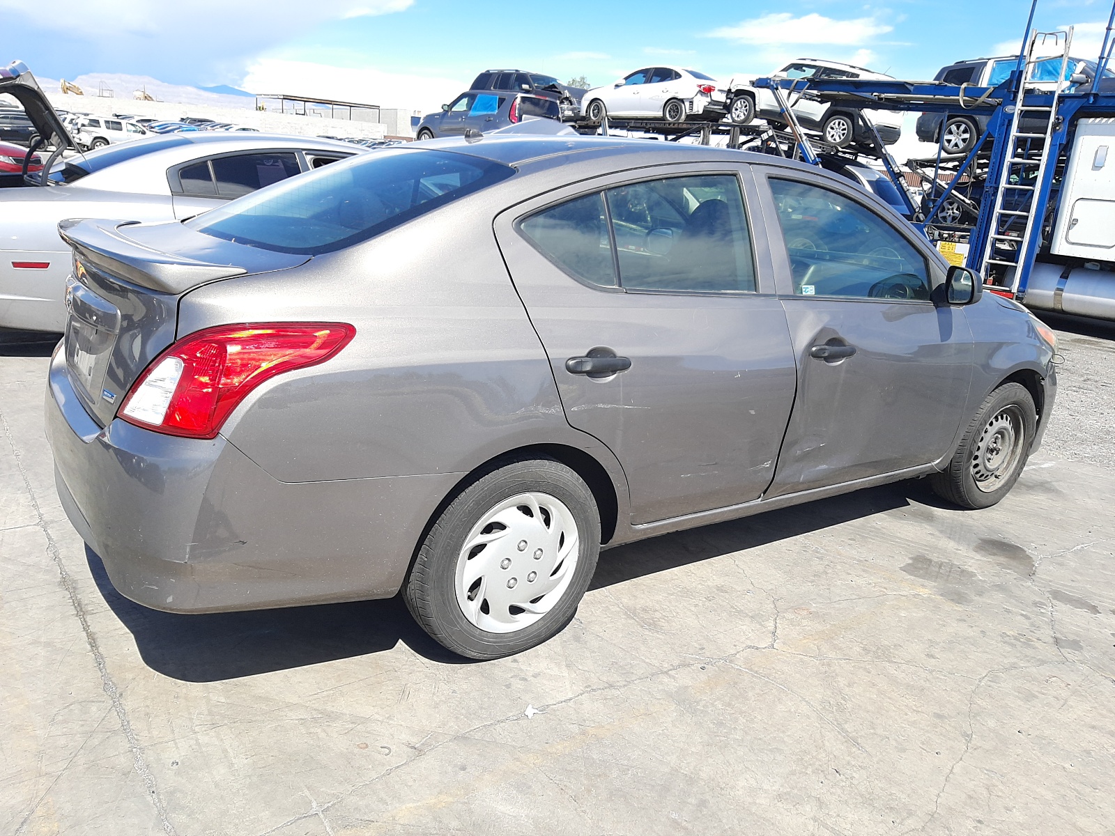 2015 Nissan Versa S vin: 3N1CN7AP3FL893637