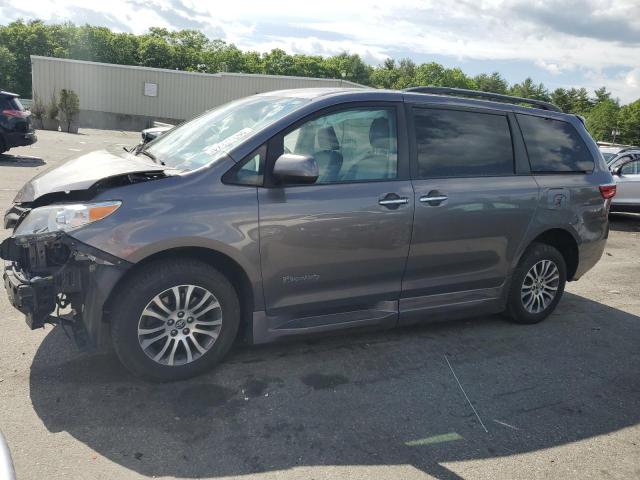 2019 Toyota Sienna Xle