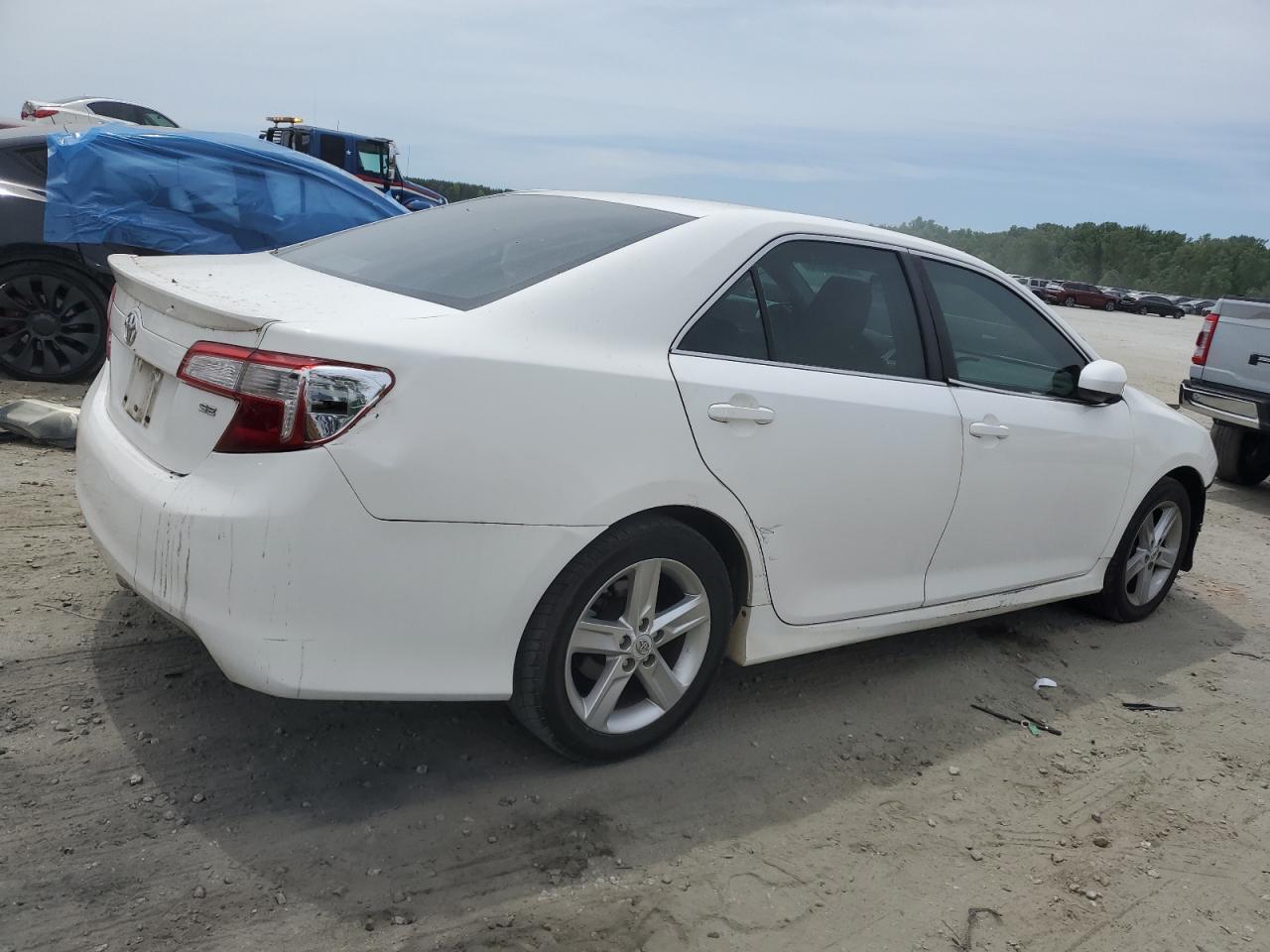 VIN 4T1BF1FK2DU643742 2013 TOYOTA CAMRY no.3