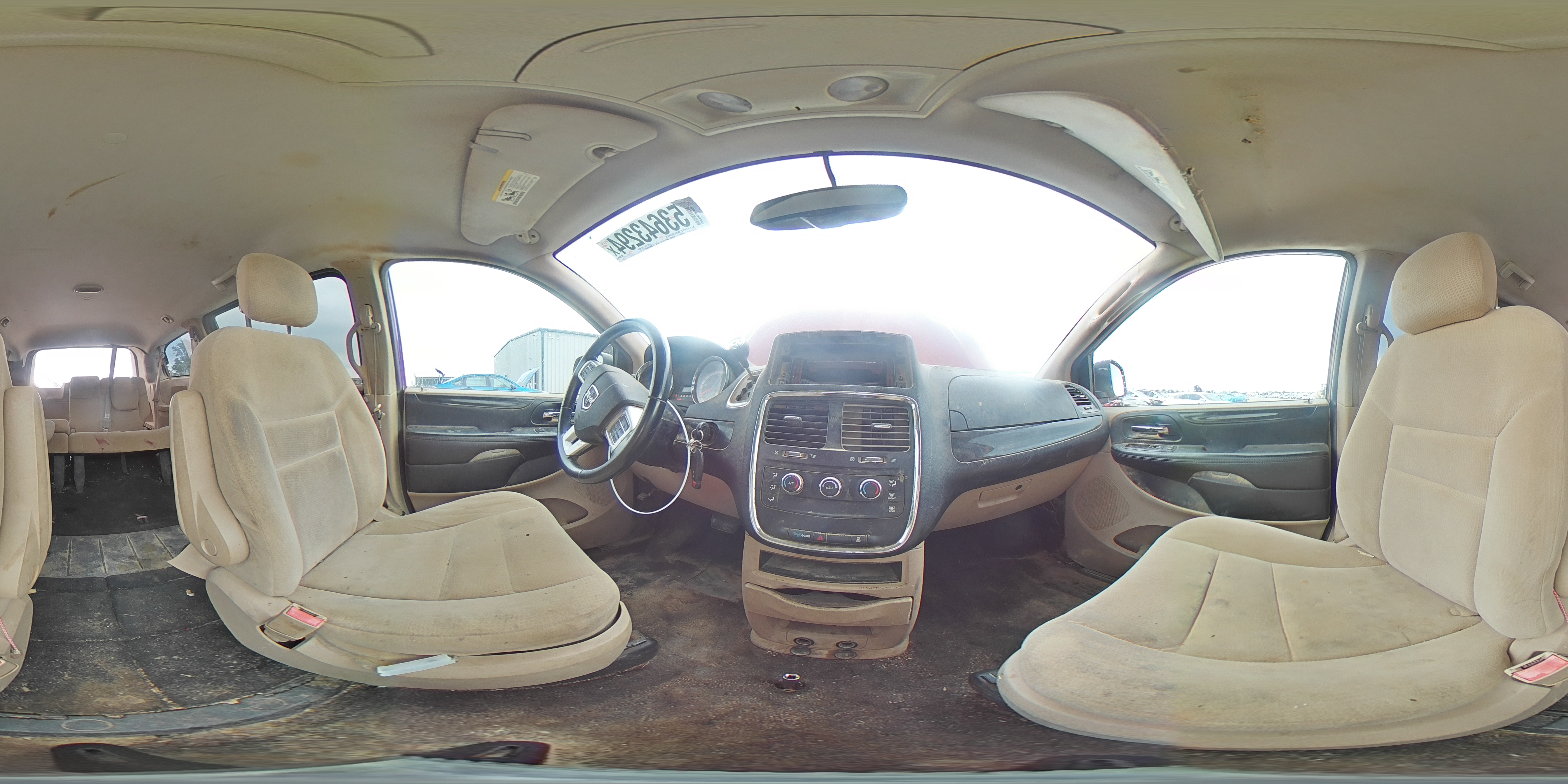 2015 Dodge Caravan - Image 14