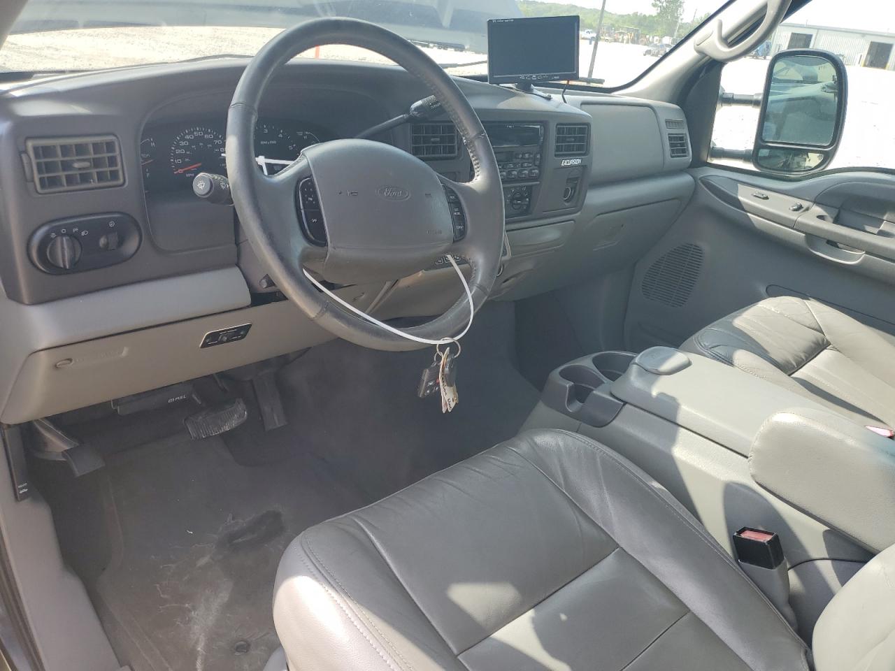 2002 Ford Excursion - Image 8