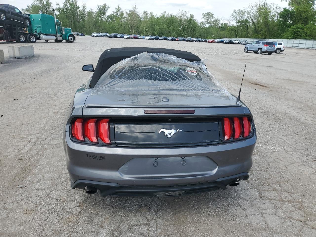 1FATP8UH1M5105703 2021 Ford Mustang