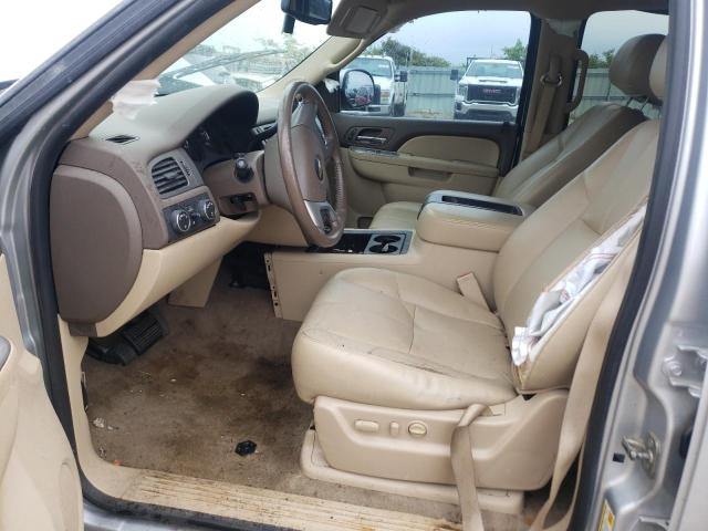 Паркетники CHEVROLET TAHOE 2013 Сріблястий