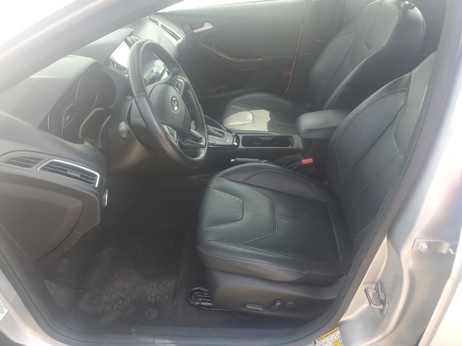 1FADP3J22FL323879 2015 Ford Focus Titanium