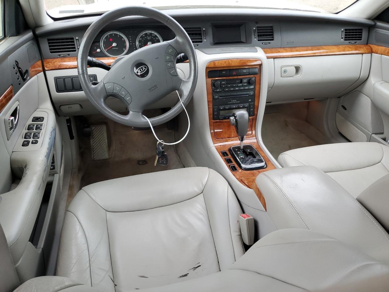 2004 Kia Amanti VIN: KNALD124X45028904 Lot: 55208904