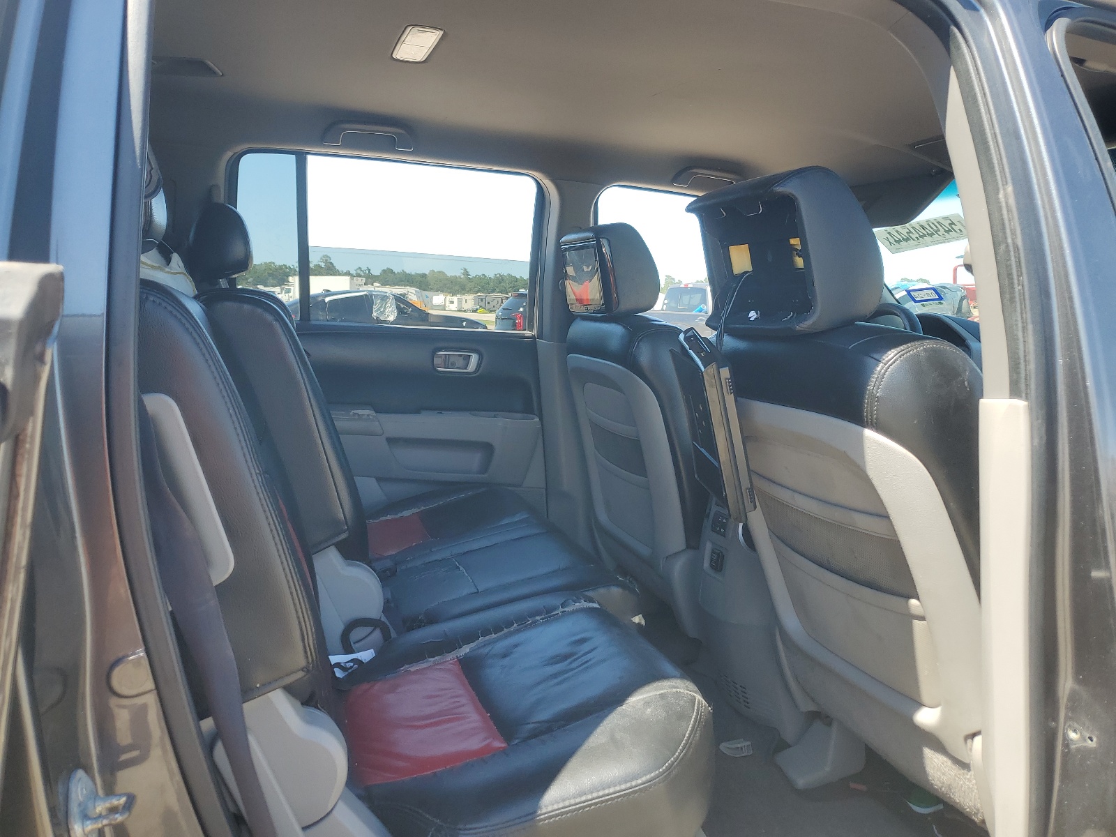 5FNYF3H2XBB042916 2011 Honda Pilot Lx