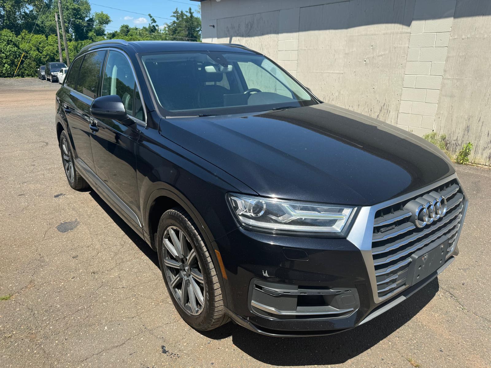 2017 Audi Q7 Premium Plus vin: WA1LAAF78HD002856