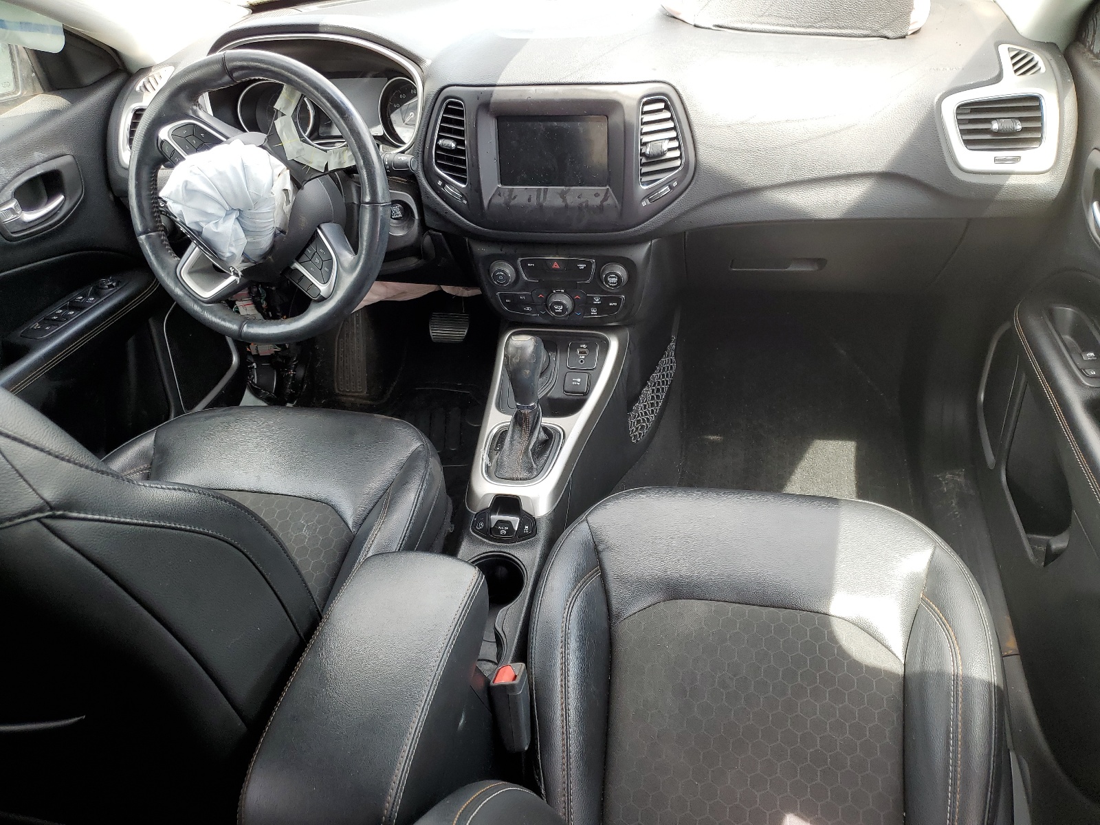 3C4NJDBB5JT256454 2018 Jeep Compass Latitude