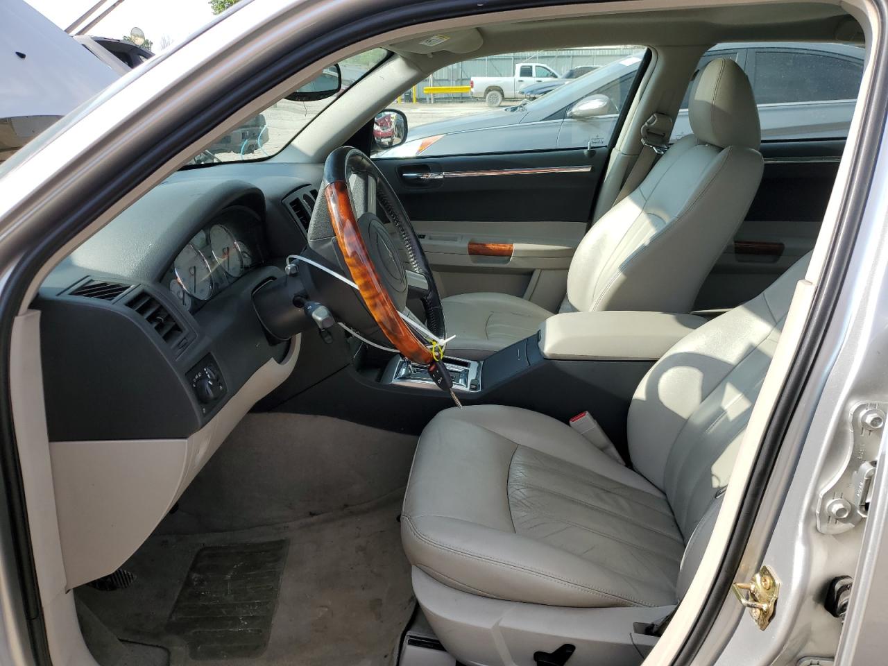 2006 Chrysler 300C VIN: 2C3KA63H16H317451 Lot: 55348304