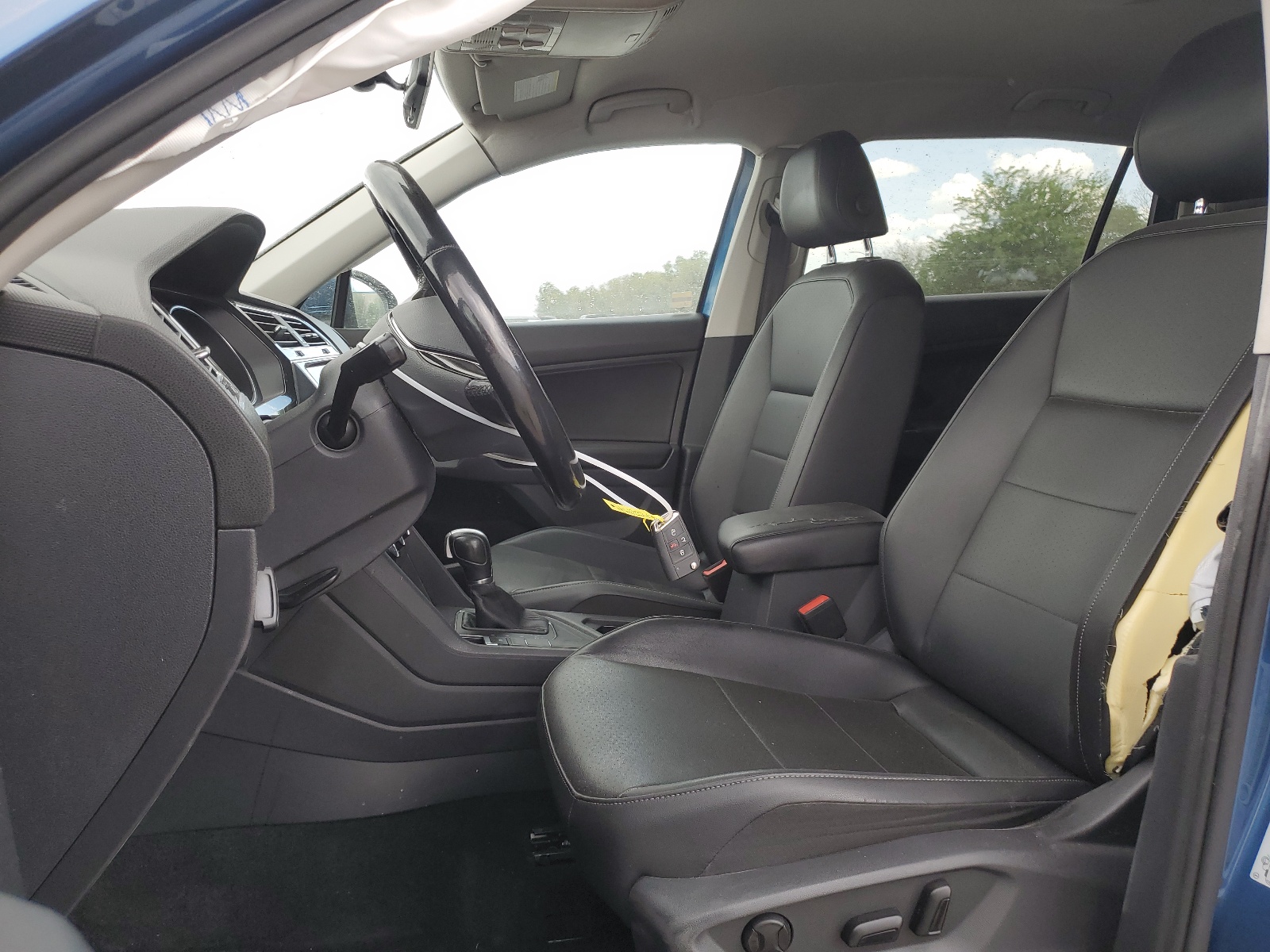 3VV3B7AX3JM038818 2018 Volkswagen Tiguan Se