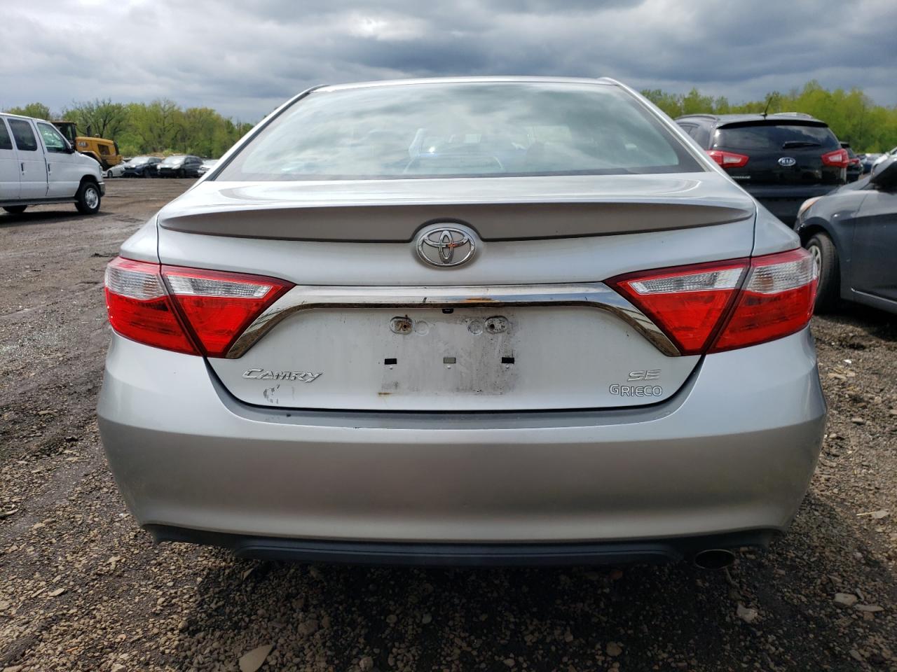 2016 Toyota Camry Le VIN: 4T1BF1FK5GU240245 Lot: 72258534