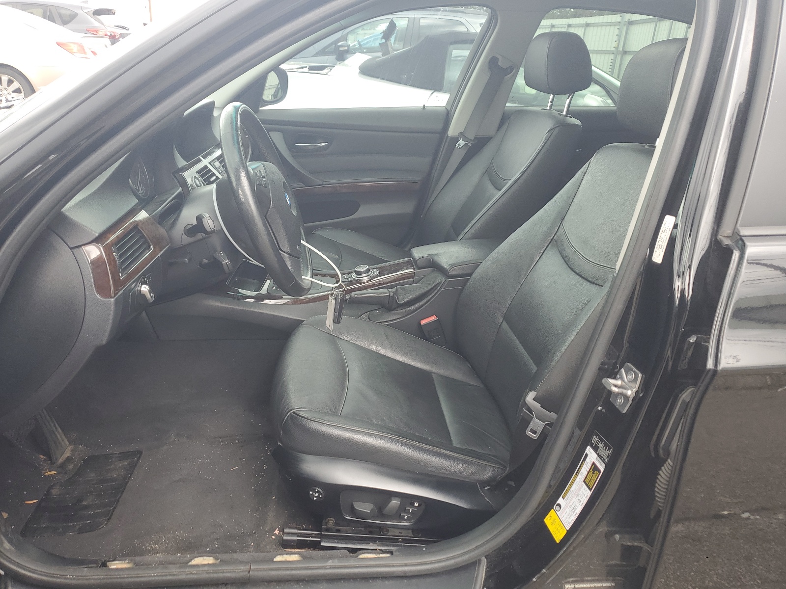 WBAPK5C58BF126858 2011 BMW 328 Xi Sulev