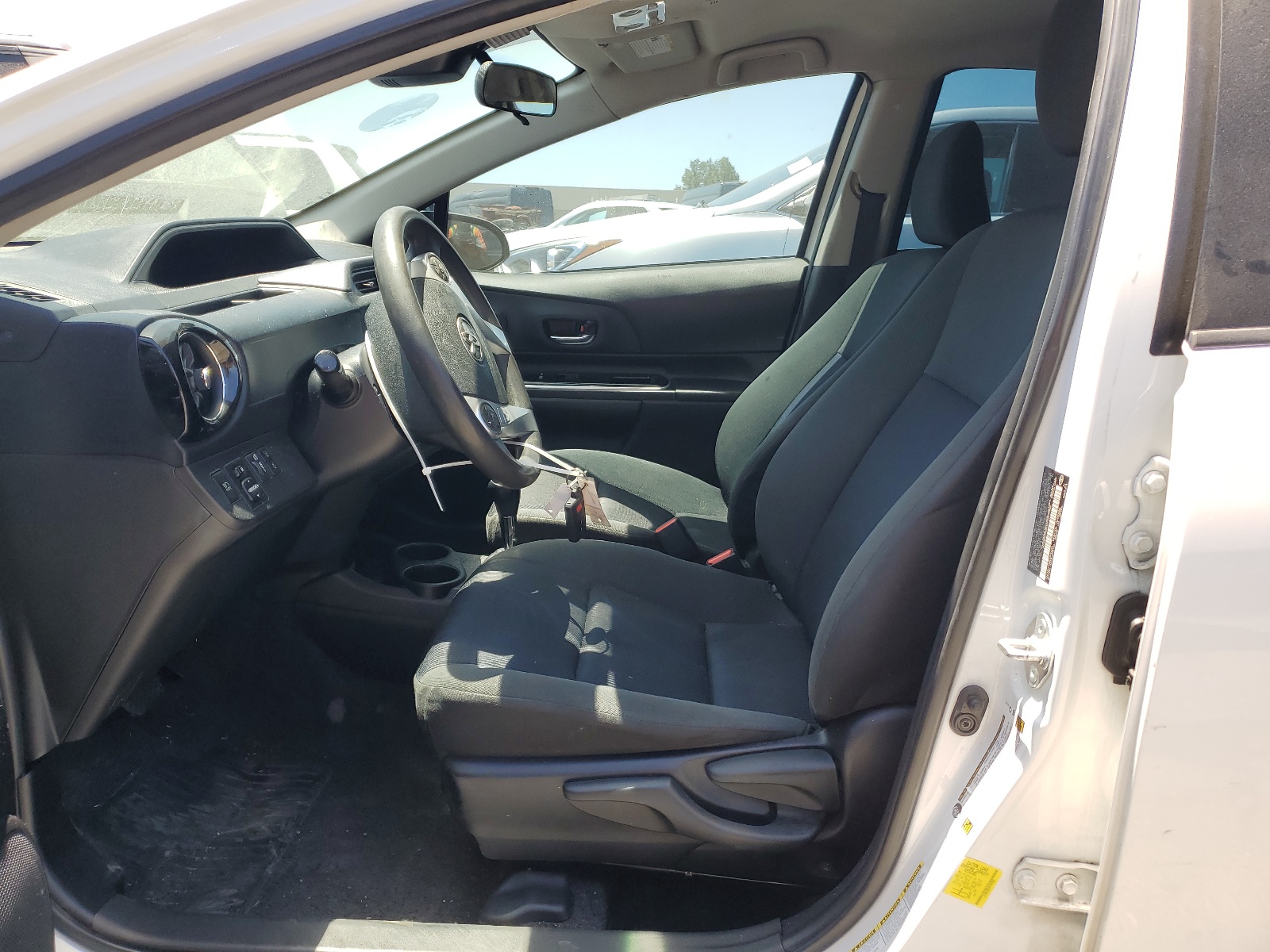JTDKDTB31H1597042 2017 Toyota Prius C