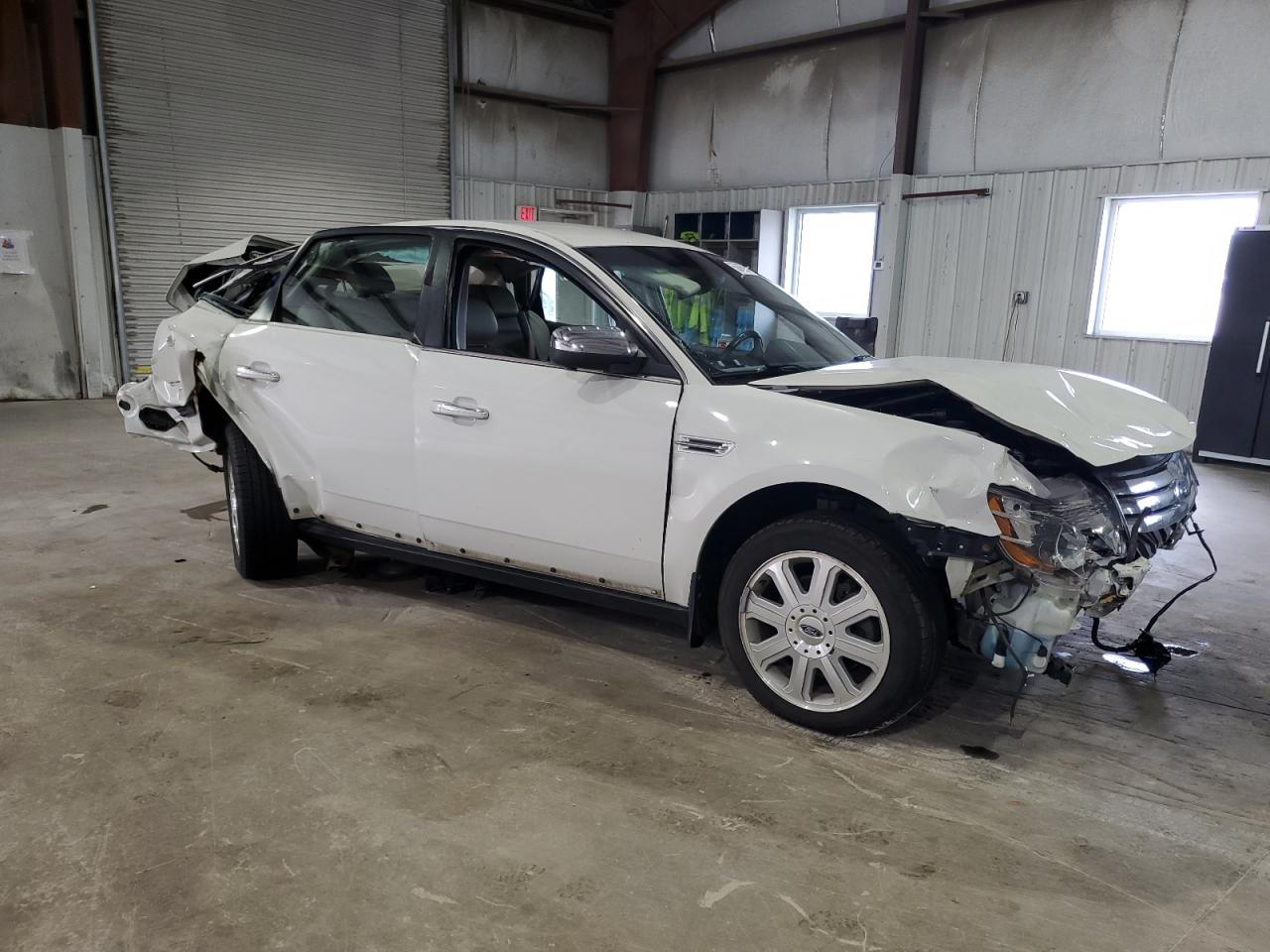 2009 Ford Taurus - Image 4