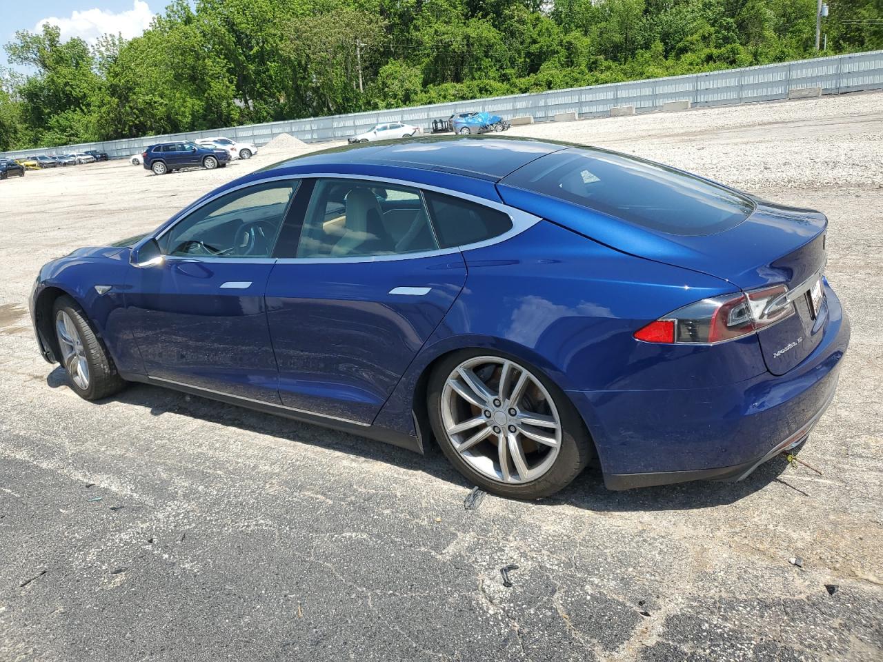 2015 Tesla Model S 85D VIN: 5YJSA1H27FF098438 Lot: 52847334