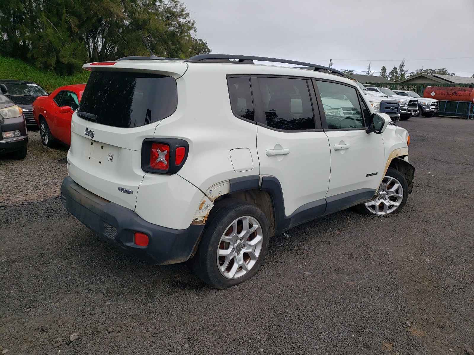 2016 Jeep Renegade Latitude vin: ZACCJBBT0GPD07556