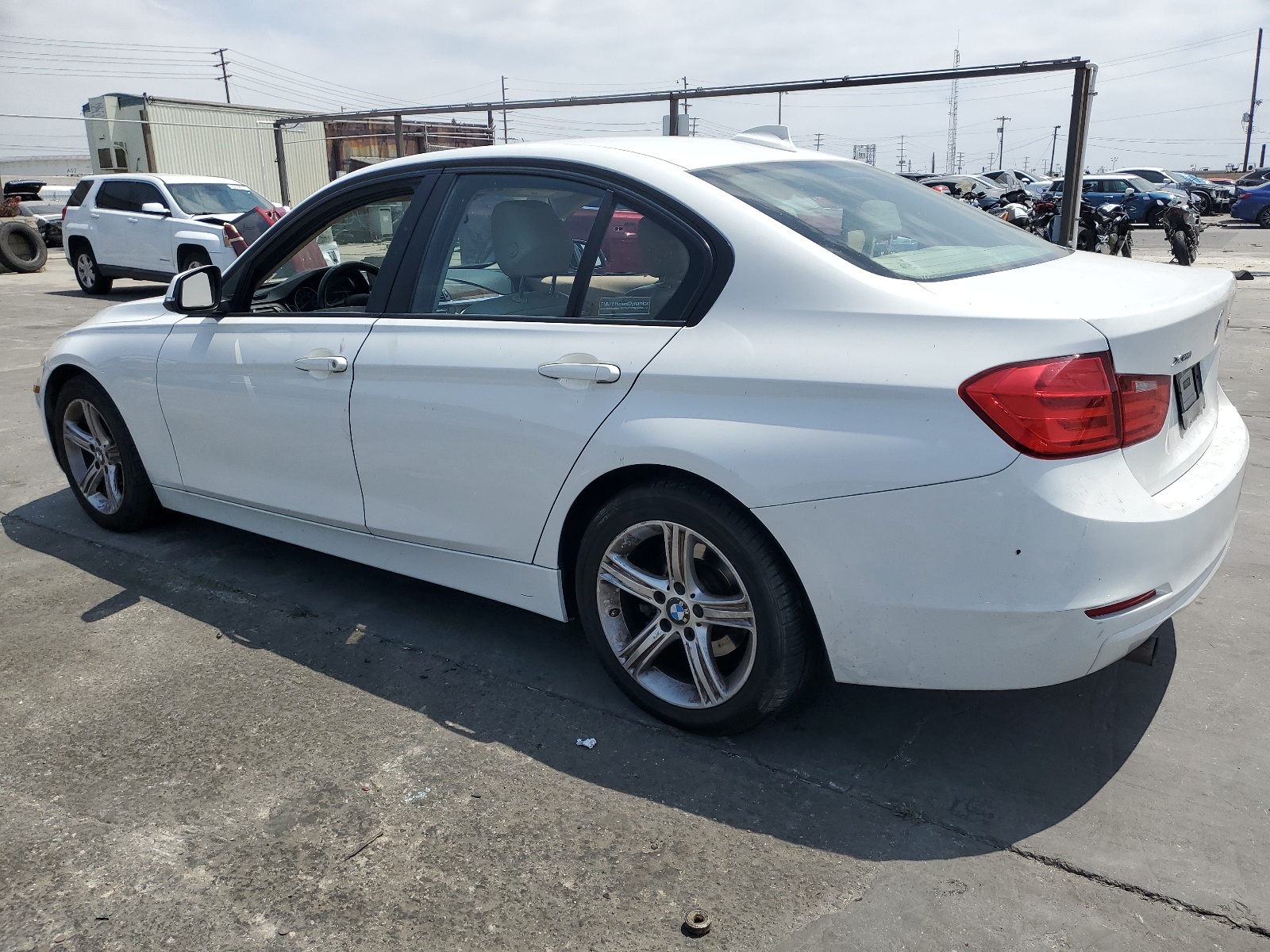 2013 BMW 320 I xDrive vin: WBA3C3C53DF980725