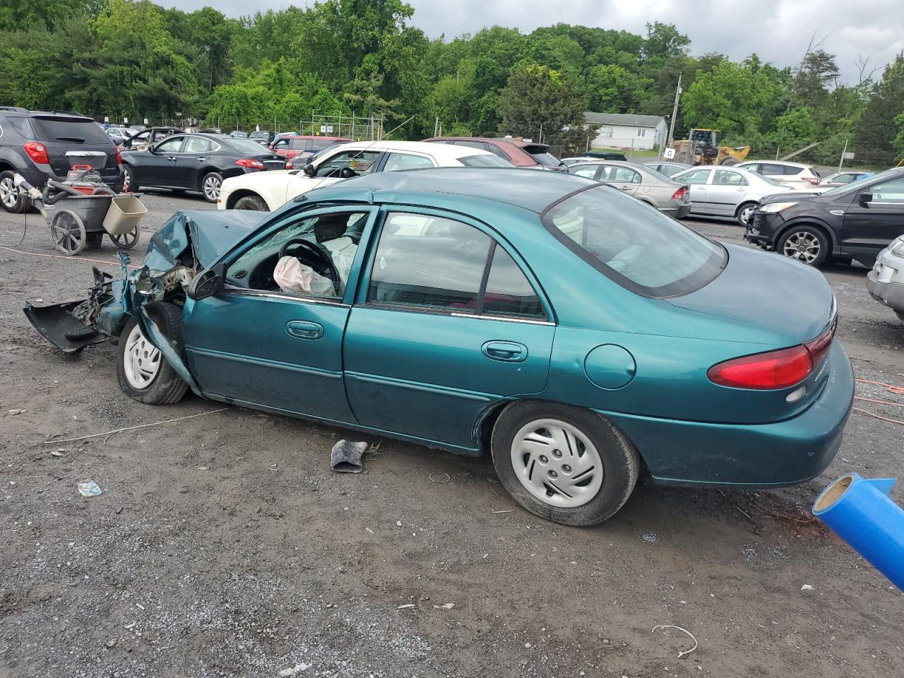 1998 Ford Escort - Image 2