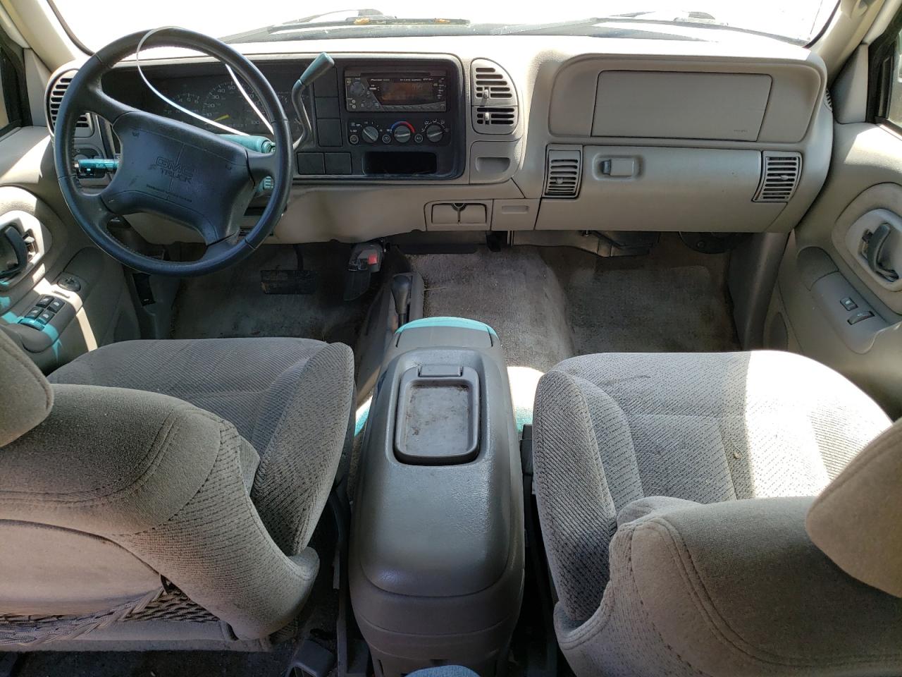 1997 GMC Suburban K2500 VIN: 3GKGK26R8VG501560 Lot: 54330614