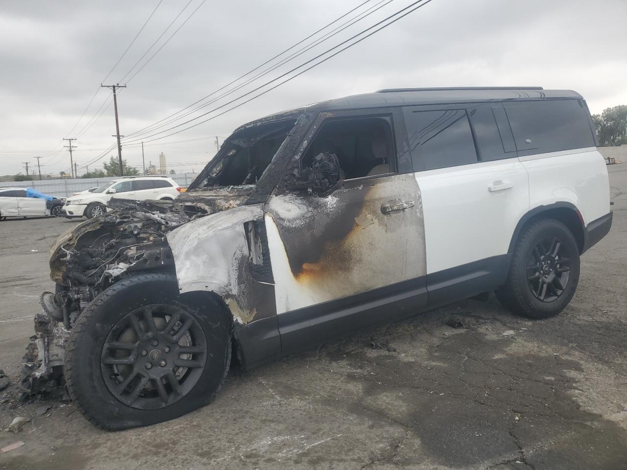 2024 Land Rover Defender 130 S na sprzedaż w Colton, CA - Burn