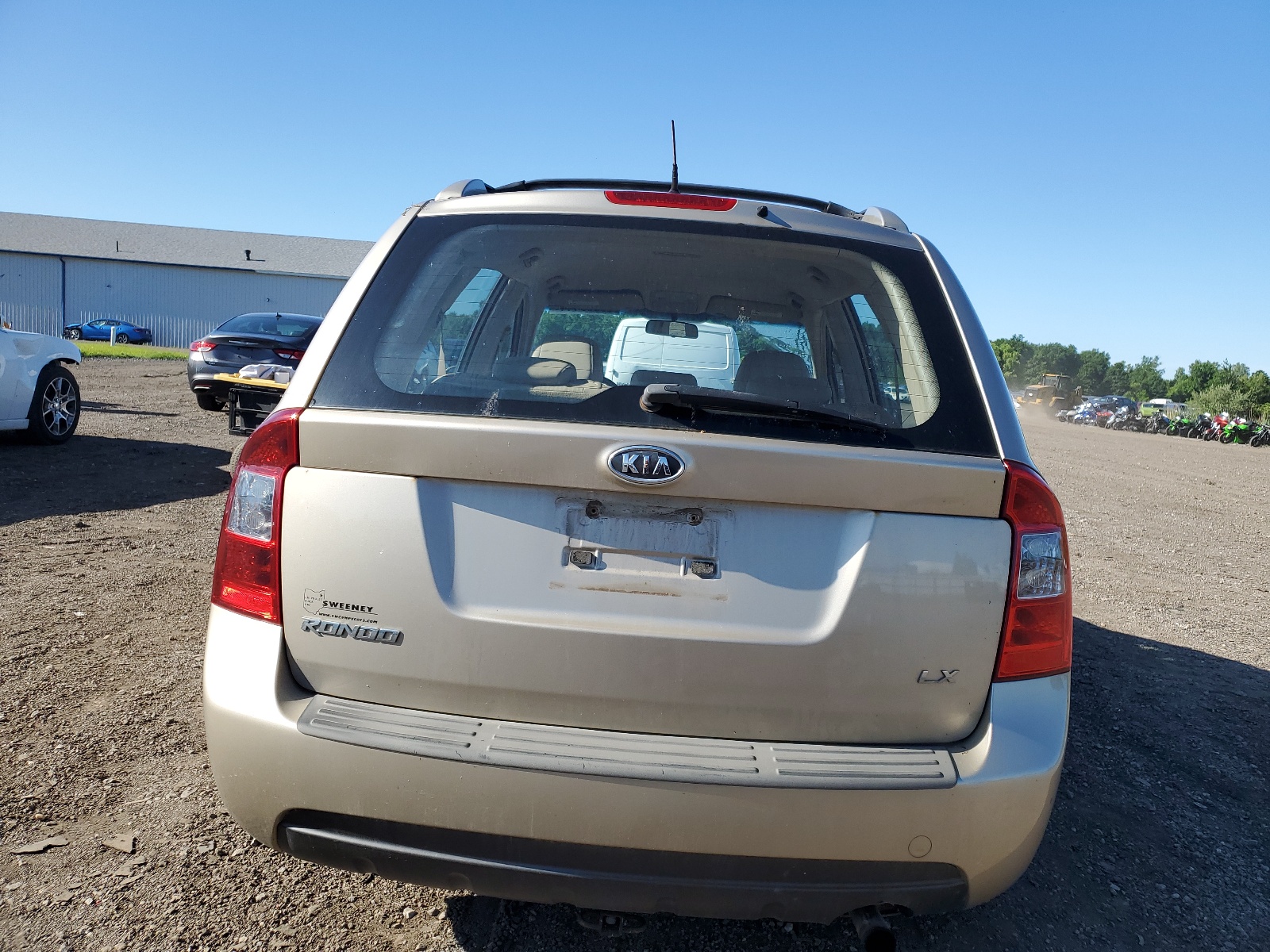 KNAFG525877121174 2007 Kia Rondo Base